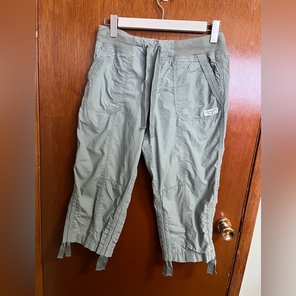 Calvin Klein  Olive Cargo Capris